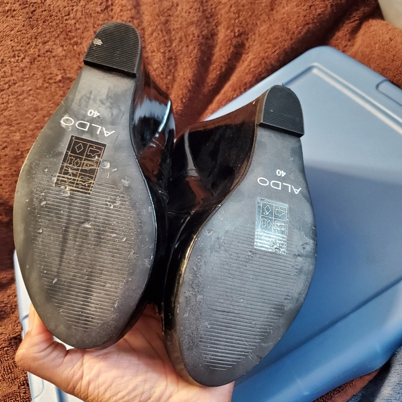 Heels - Picture 3 of 3